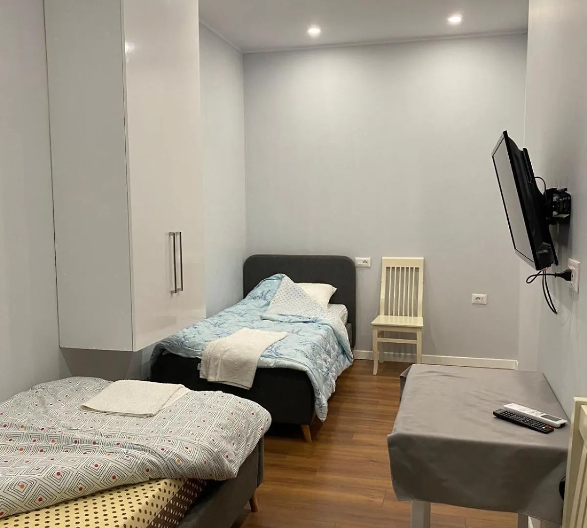 Center Studio Tirana 0*,  Albania